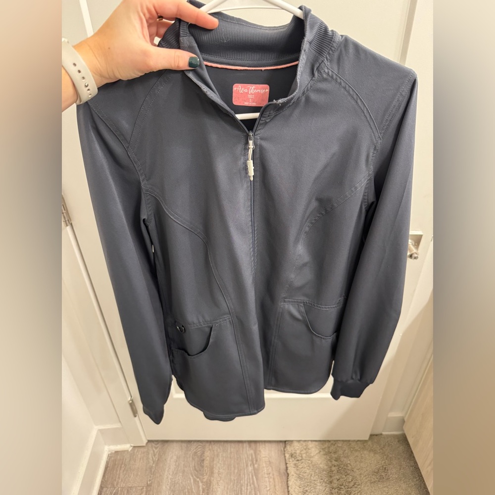 Grey scrub jacket